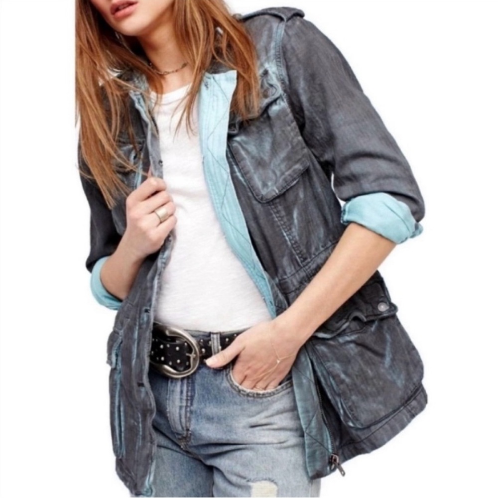 FREE PEOPLE BLUE DIPPED DYED DISTRESSED DENIM BUTTON DOWN MILITARY JACKET